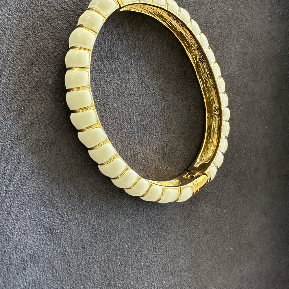 Kenneth Jay Lane Bangle Bracelet - Picture 4 of 6